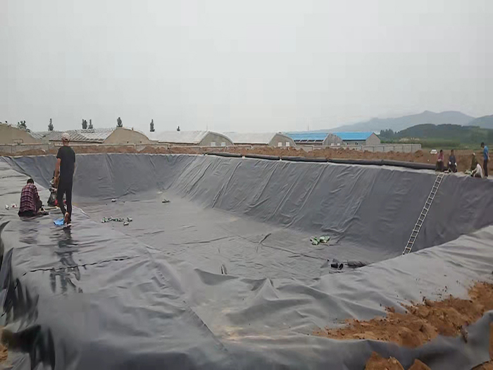 尾礦庫土工膜場地修整、鋪設(shè)、焊接及注意事項